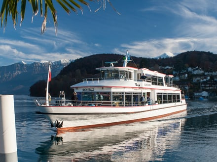 Wir bieten vielfältige gastronomische Erlebnisse auf dem Thuner- und Brienzersee.