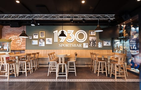 Für kulinarische Highlights in der Swiss Life Arena sorgt die Sportsbar 1930 oder das Restaurant ZETT.