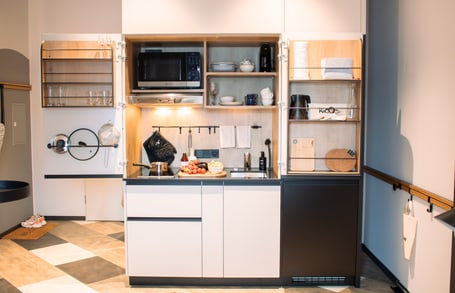 kitchenette, stay kooook, hotelzimmer, zimmer, cabinet