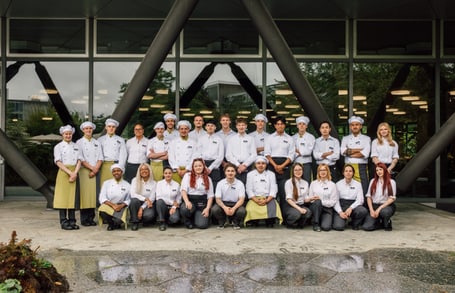 Das diesjährige Chiefs for a Week-Team vereint Lernende aus sechs unterschiedlichen Lehrberufen.