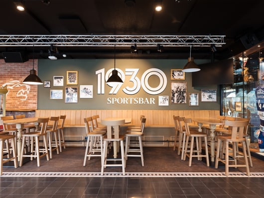 Für kulinarische Highlights in der Swiss Life Arena sorgt die Sportsbar 1930 oder das Restaurant ZETT.