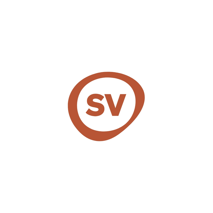 Rotes SV-Logo auf weissem Hintergrund.