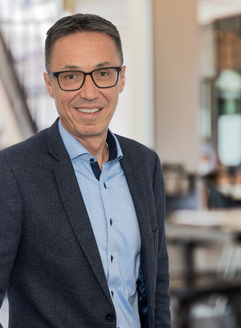 Portrait von Daniel Meier, Mitglied der Geschäftsletung der SV Group.