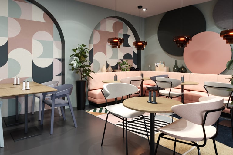 Moderne Café-Einrichtung mit geometrischem Wanddesign, Tischen und Stühlen.